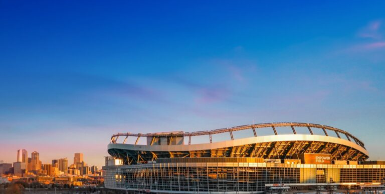 Ugly win over 49ers ties Broncos for first in AFC West