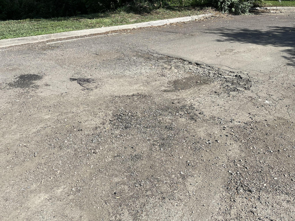 A summer of unrelenting potholes - La Voz Colorado