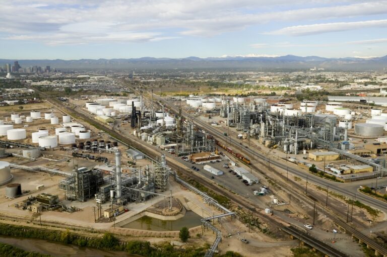 Colorado announces largest enforcement package against Suncor refinery