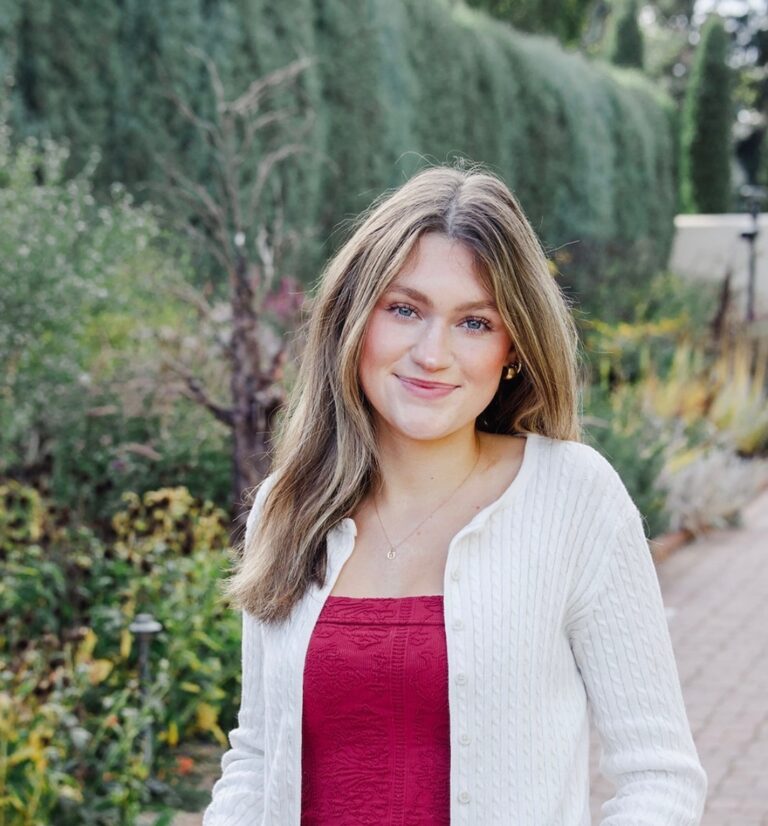 Estudiante de la Semana – Isabella Cervantes