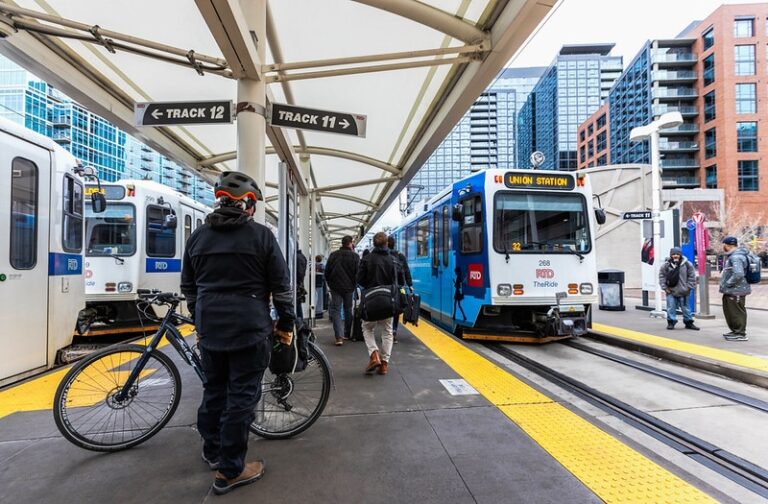 La sustitución del cableado aéreo afectará al servicio de tren ligero RTD E y W del 11 al 13 de abril en Union Station
