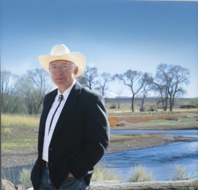 Las memorias de Ken Salazar, “Borderlands”
